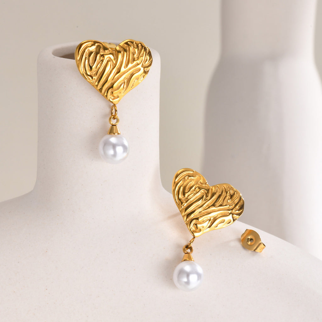 EARRINGS - PEARLS N HEARTS